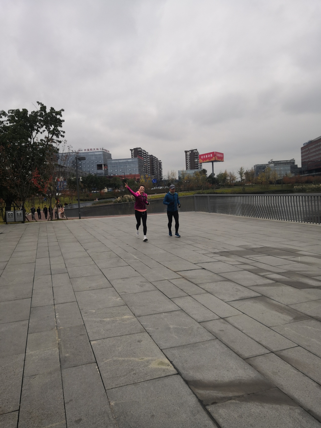 終點(diǎn)21.jpg 終點(diǎn)21.jpg