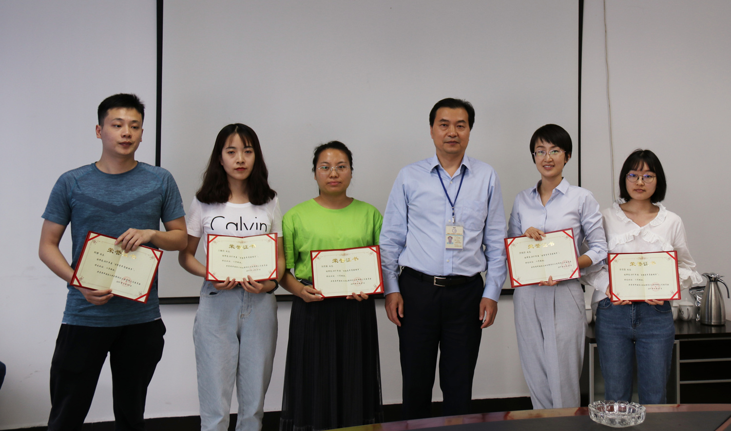 1表彰2018年度青年崗位能手.jpg 1表彰2018年度青年崗位能手.jpg